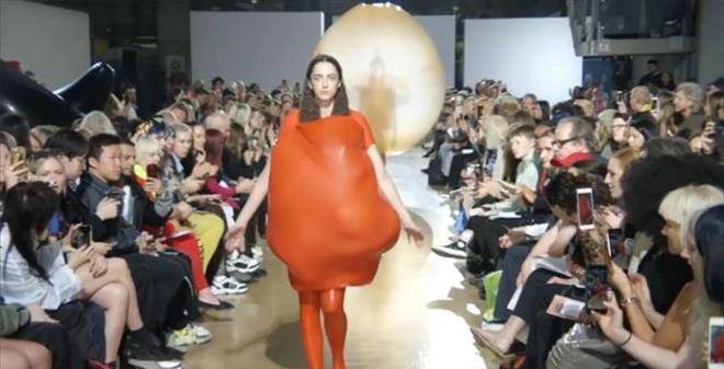 九游体育娱乐-包含Karsa重返赛场，出色防守首场状态出色，曼联观众沸腾！的词条